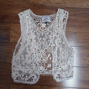 Vintage Cute beige lace top
